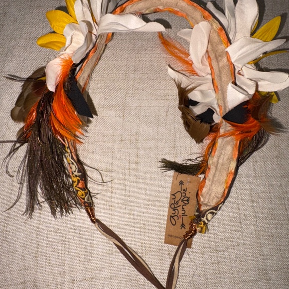 Gypsy Junque | Feather & Floral Headdresses | 3 Pieces - Picture 6 of 16